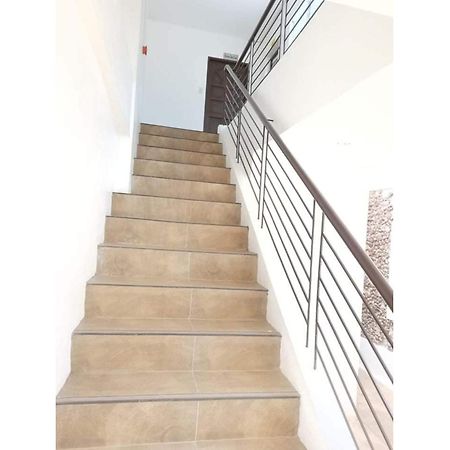 Oyo 799 Ddd 해비타트 일로일로 외부 사진